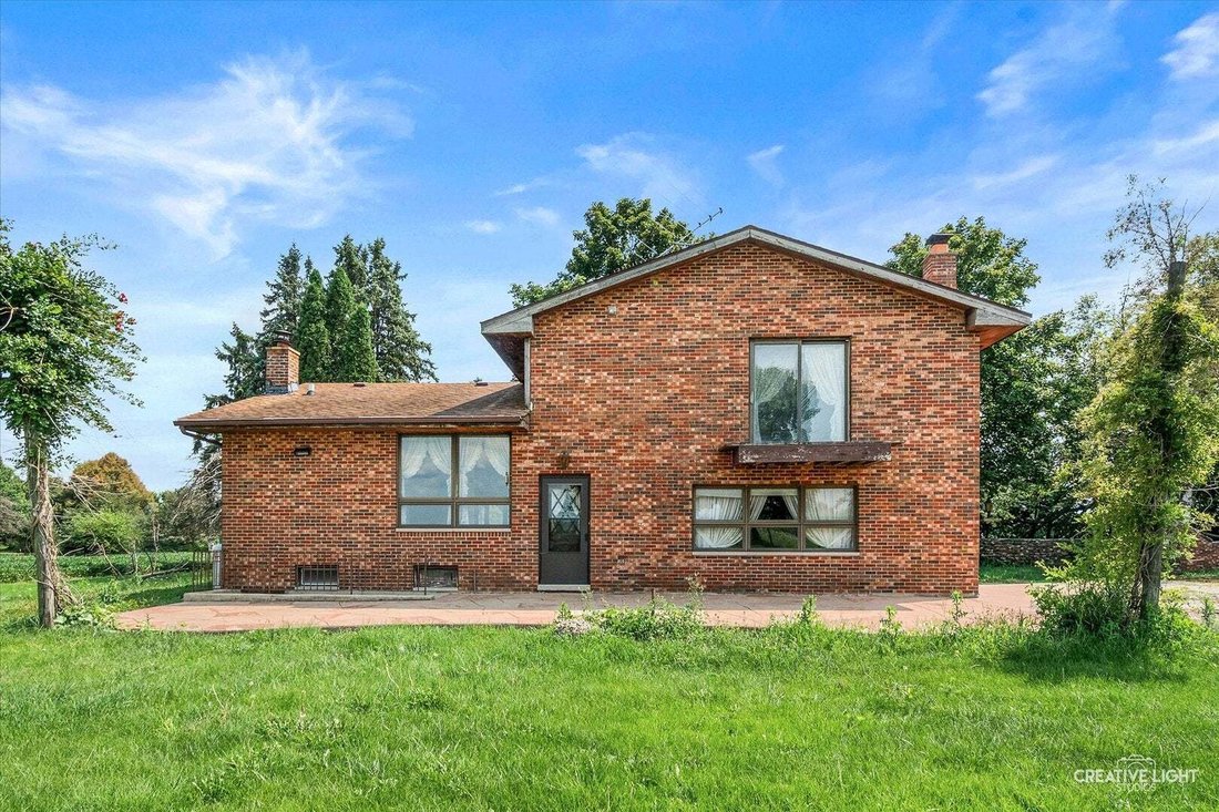 House in Hinckley, Illinois, United States 4 - 18592403