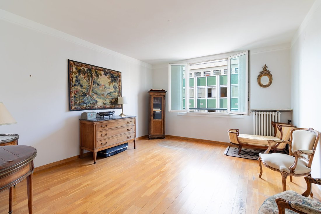Apartment in Perouses, Paris, Ile-de-France 2 - 18593870