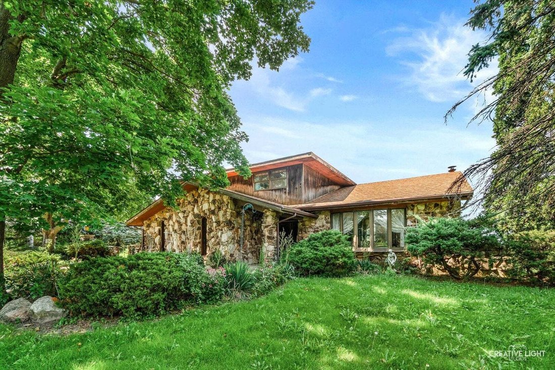 House in Hinckley, Illinois, United States 1 - 18592403