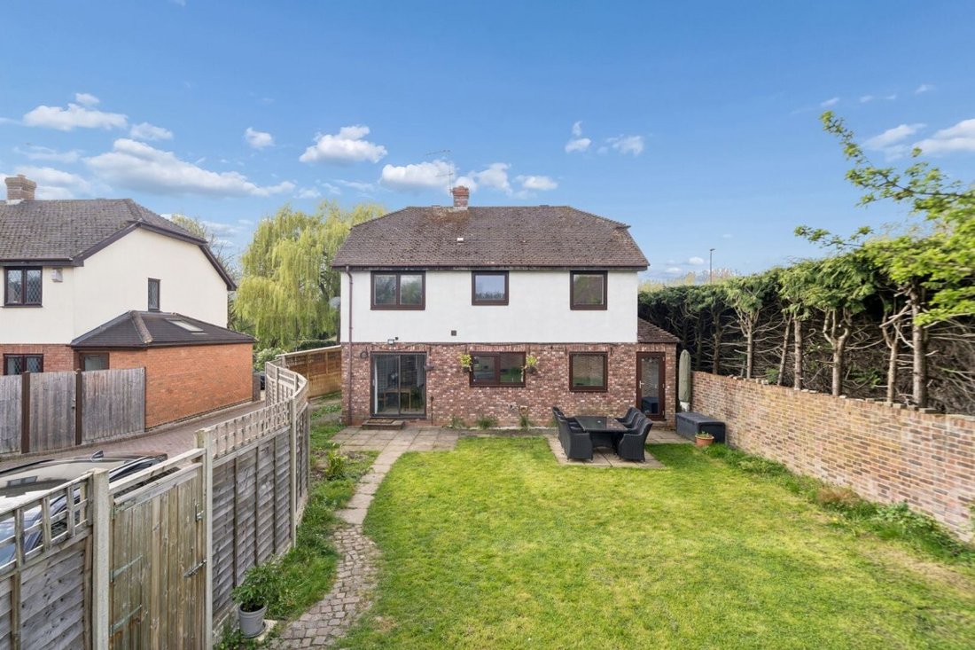House in Iver, England 1 - 17653896