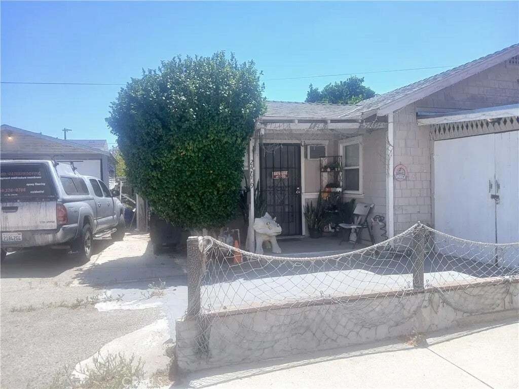 Lomita, California, United States 2 - 18592066