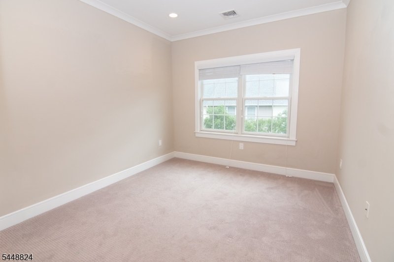 Condo in Berkeley Heights, New Jersey, United States 4 - 18515330