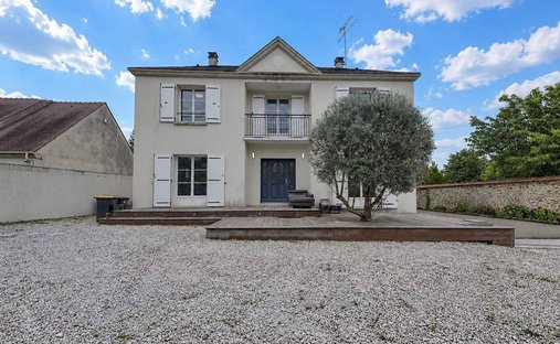 House in Chaumes-en-Brie, Ile-de-France, France 1