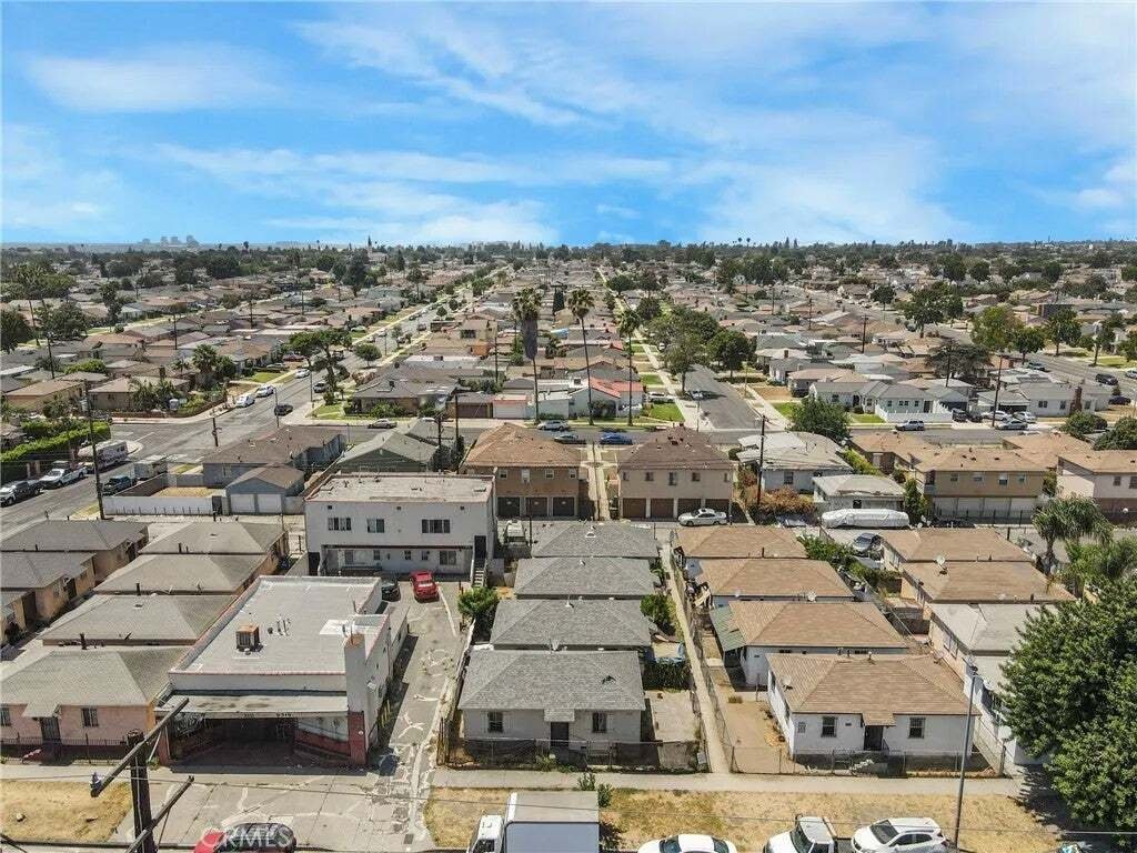 Los Angeles, California, United States 2 - 18591967