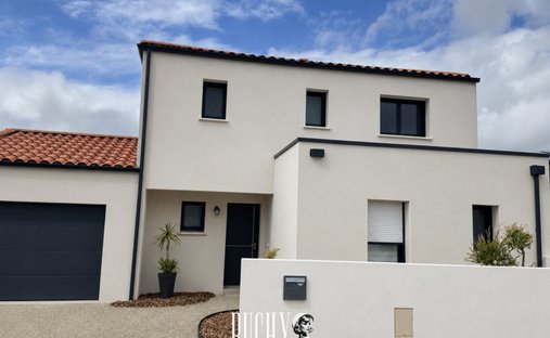 House in Olonne-sur-Mer, Les Sables-d'Olonne, France 1