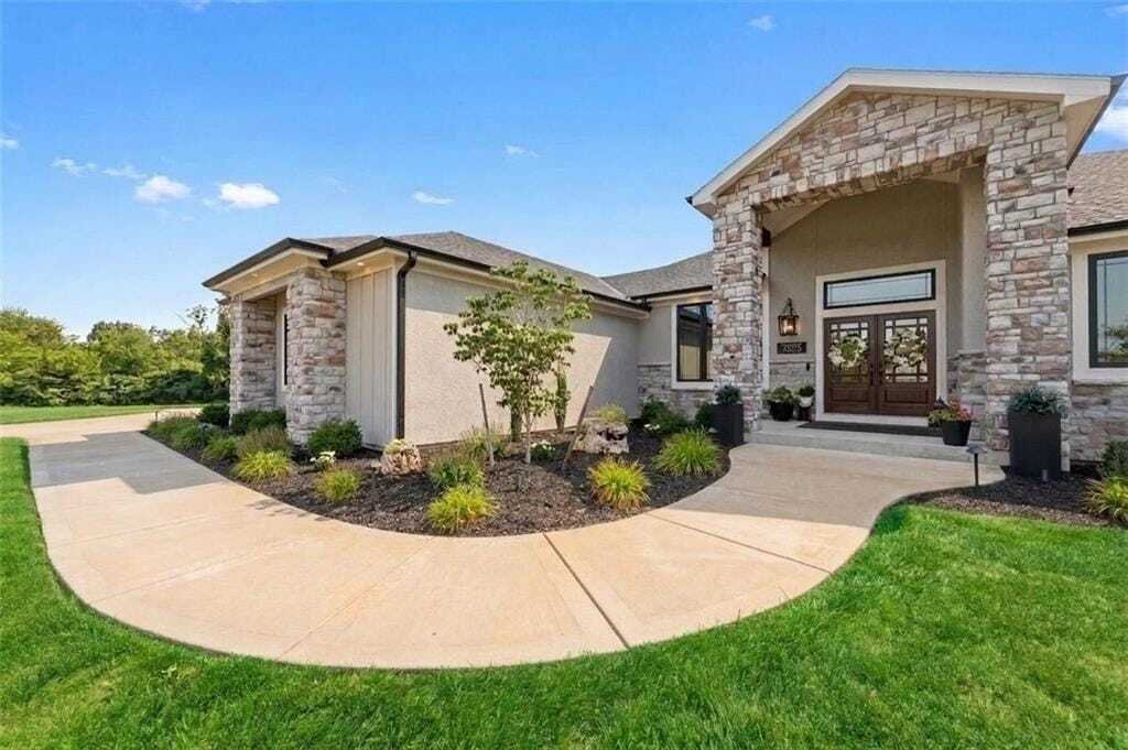House in Parkville, Missouri, United States 2 - 18570262