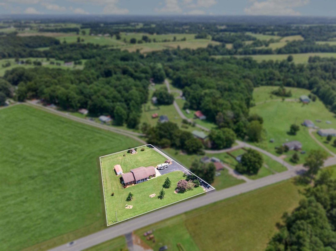 House in Red Boiling Springs, Tennessee, United States 3 - 18592116