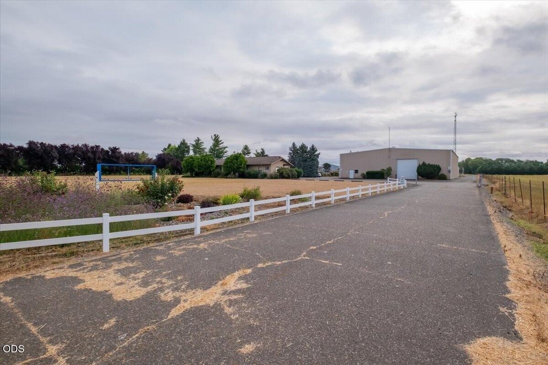 Farm Ranch in Albany, Oregon, United States 5 - 18591622