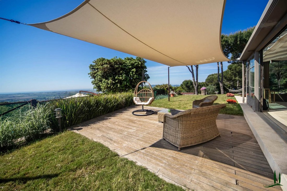 Villa in San Vincenzo, Tuscany, Italy 4 - 18591047