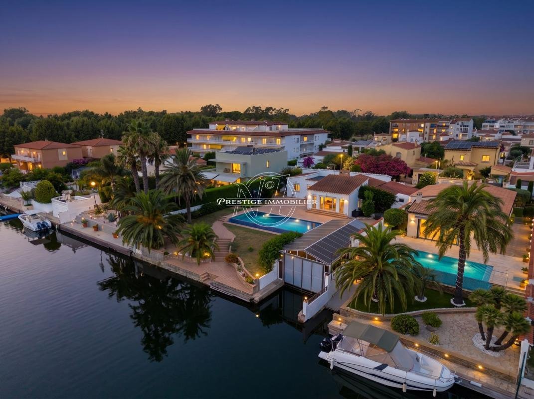 Villa in Empuriabrava, Catalonia, Spain 5 - 18589627