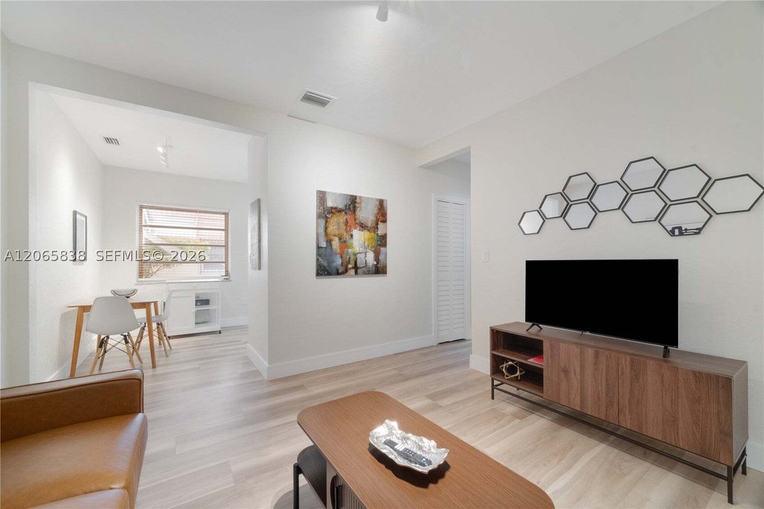 Apartment in Coral Gables, Florida, United States 3 - 18588958