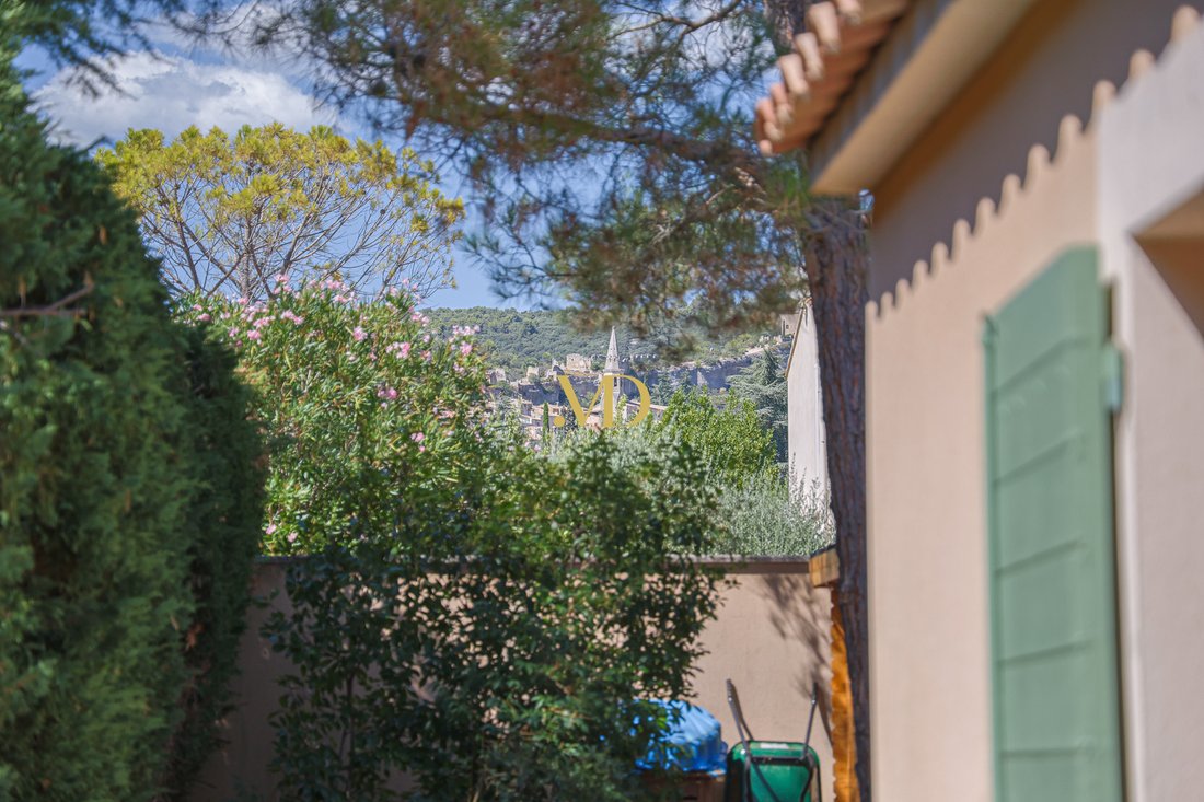 House in Saint-Saturnin-lès-Apt, Provence-Alpes-Côte d'Azur, France 4 - 18592619