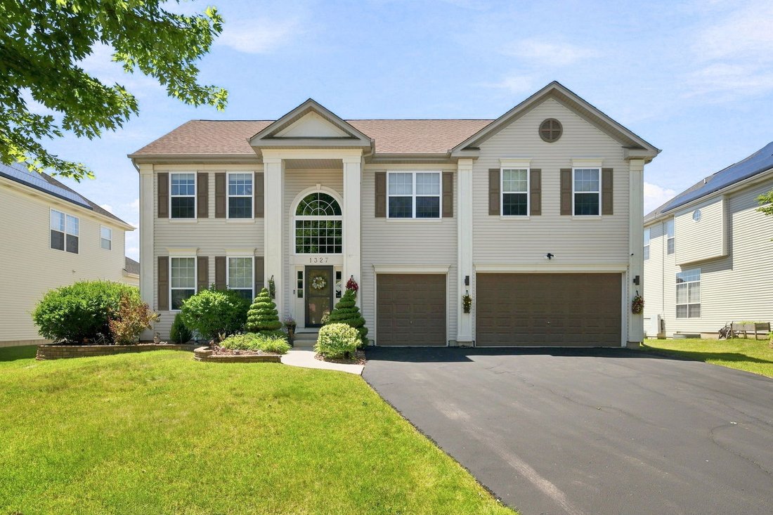House in Bolingbrook, Illinois, United States 3 - 18592454