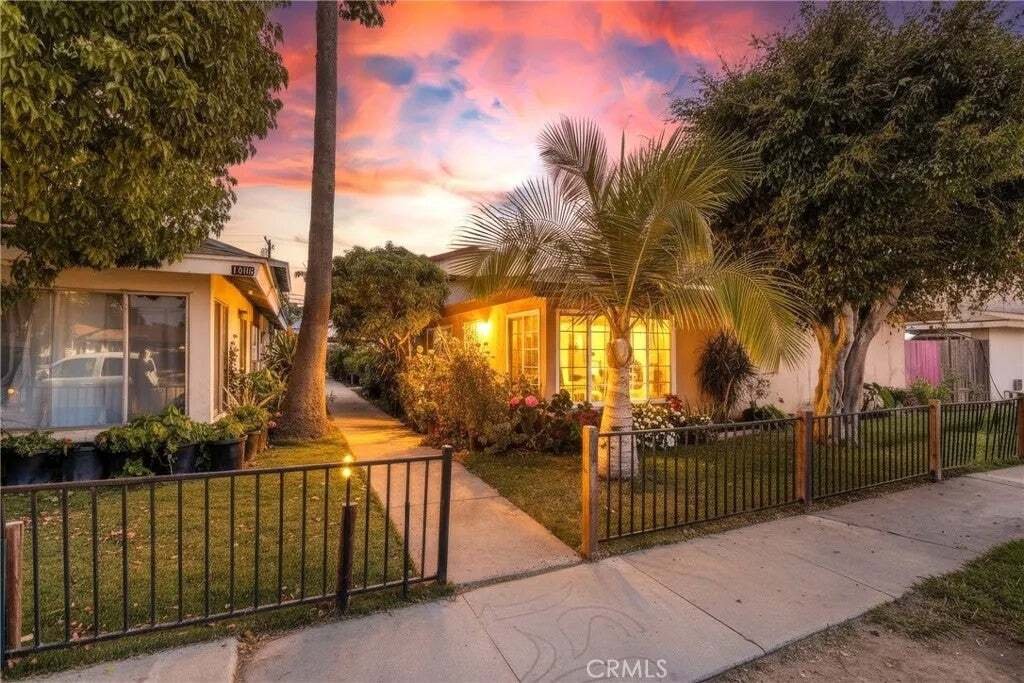 Santa Ana, California, United States 5 - 18592050