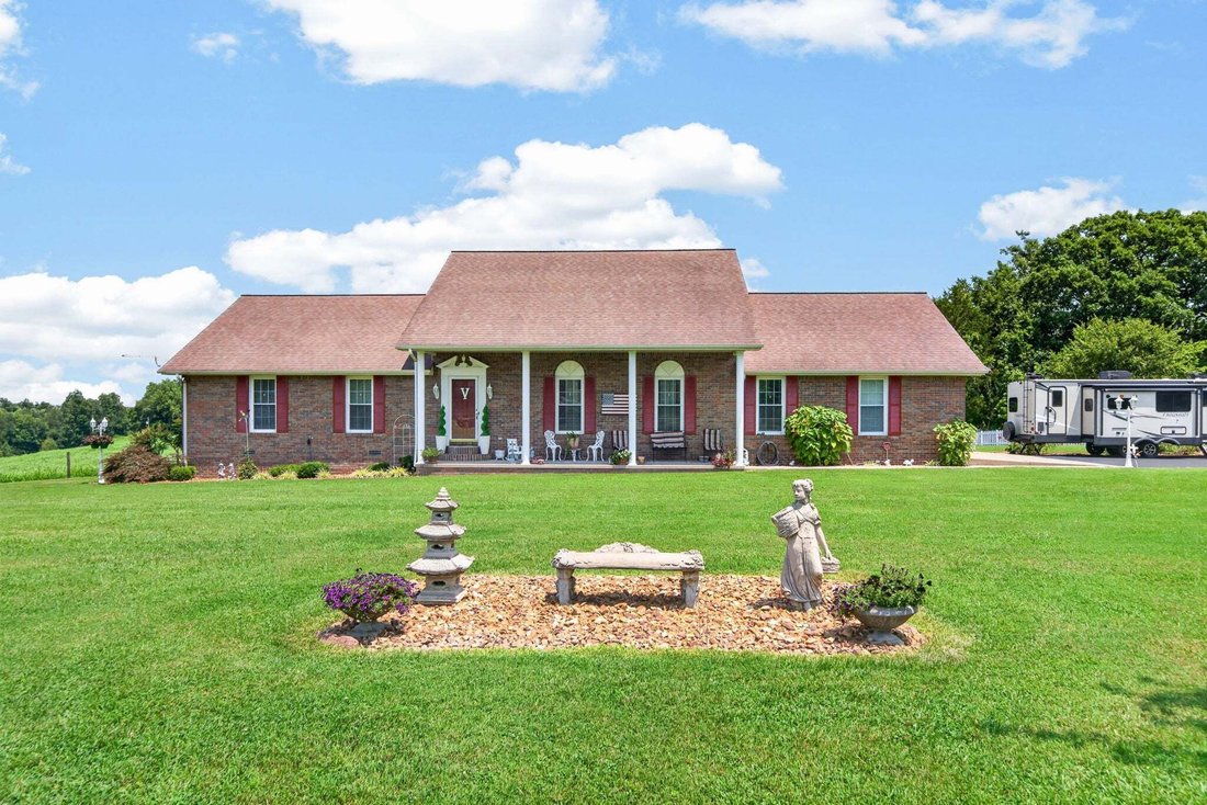 House in Red Boiling Springs, Tennessee, United States 2 - 18592116