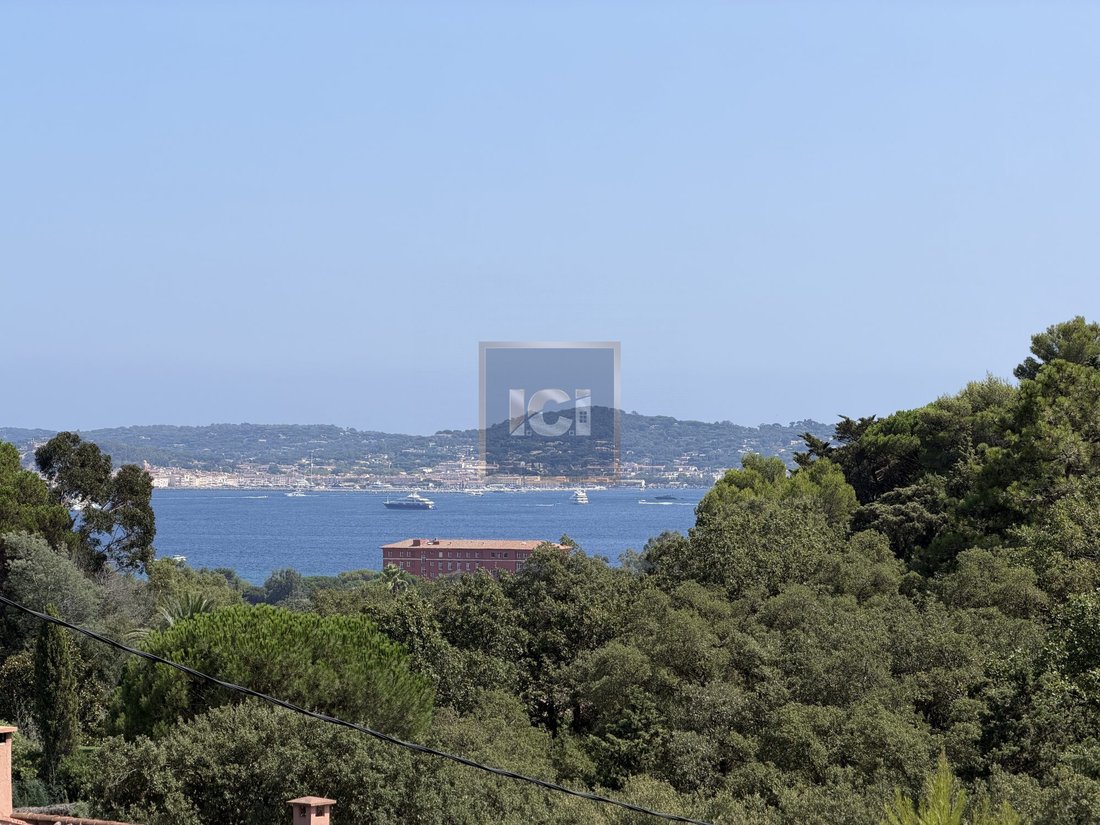 Villa in Grimaud, Provence-Alpes-Côte d'Azur, France 1 - 18593915