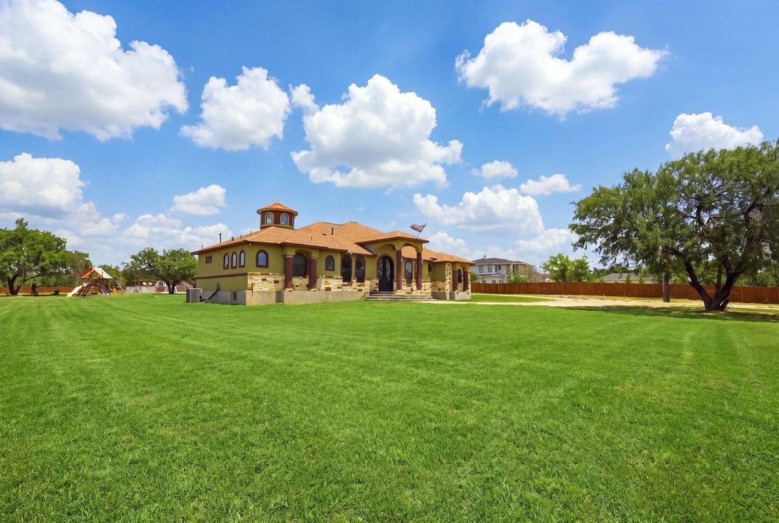 House in San Antonio, Texas, United States 3 - 18589974