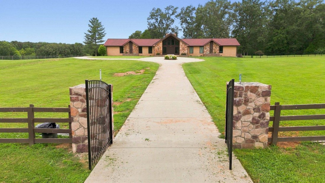 House in Clarksville, Tennessee, United States 2 - 18592146