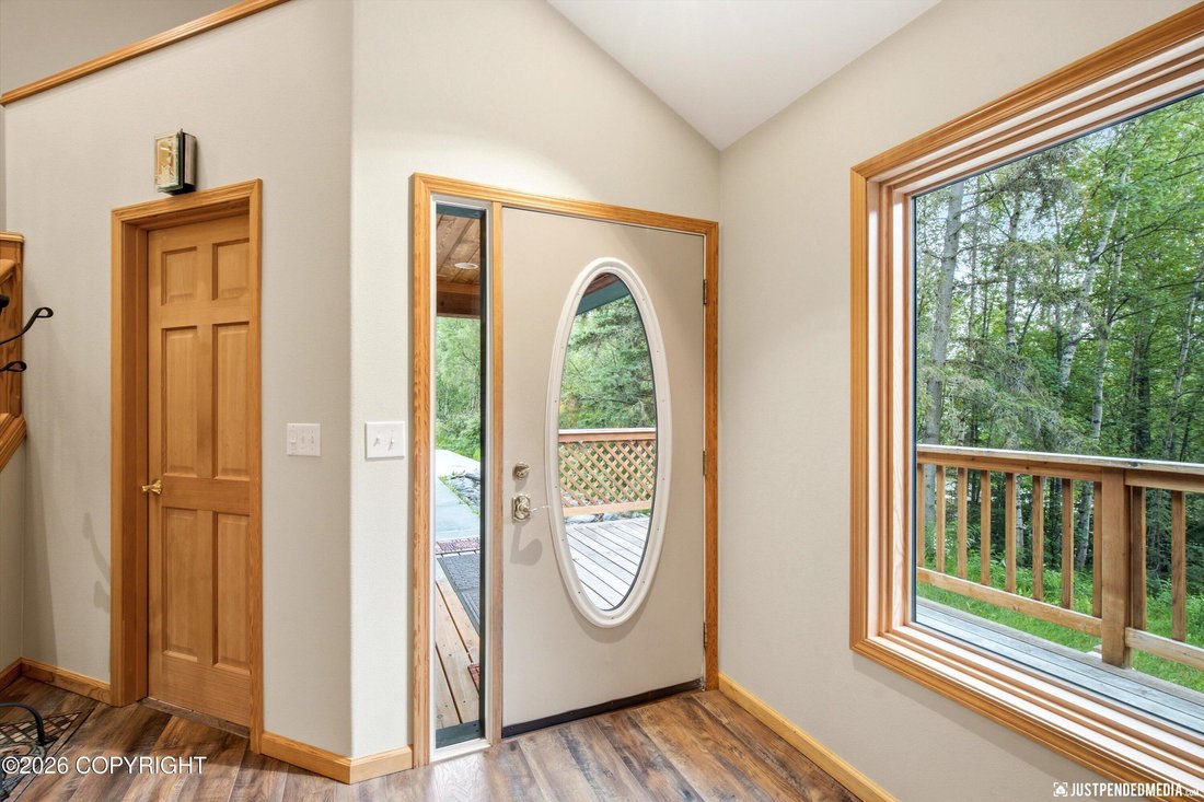 House in Anchorage, Alaska, United States 4 - 18589396