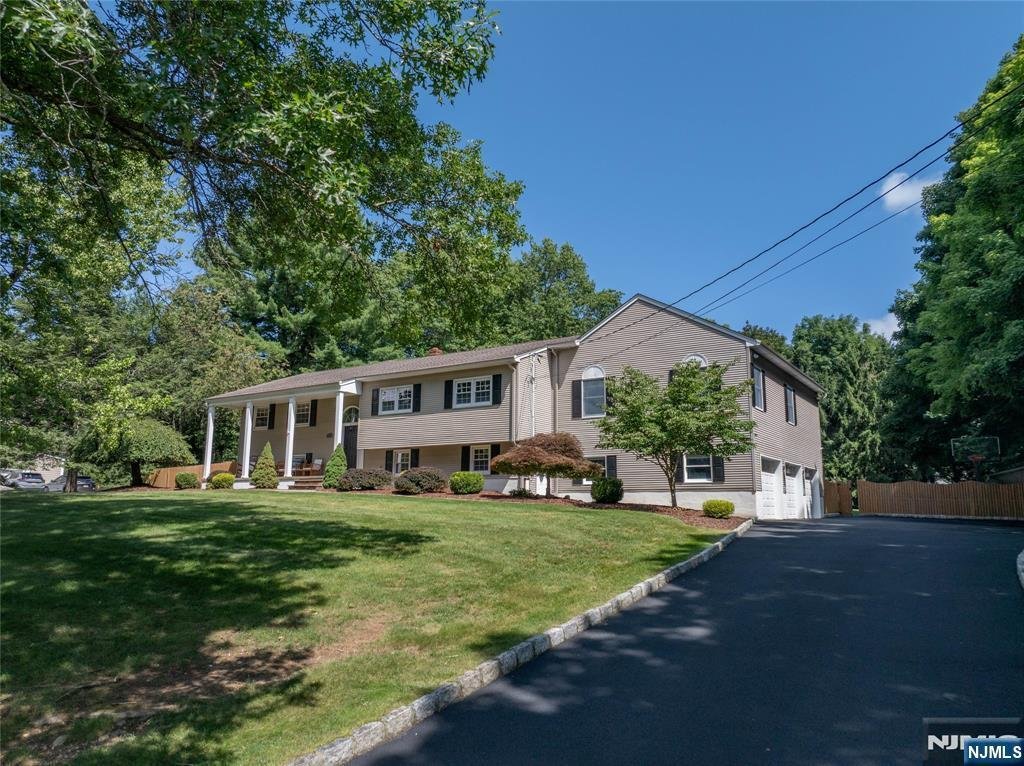House in Mahwah, New Jersey, United States 3 - 18589233