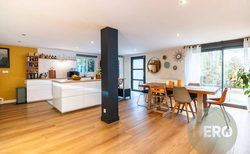 House in Montfort-l'Amaury, Ile-de-France, France 1