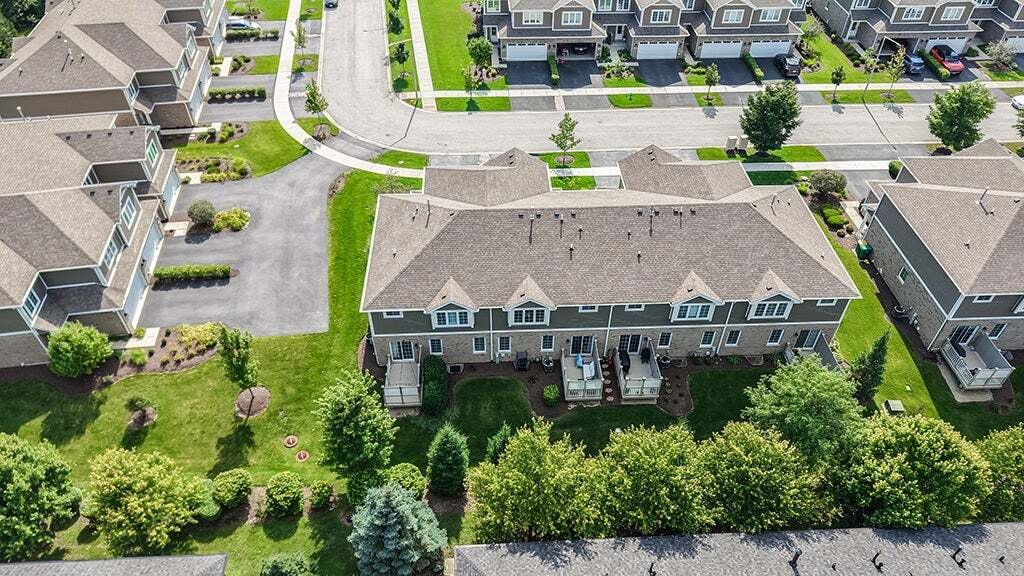 Townhouse in Lemont, Illinois, United States 3 - 18589686