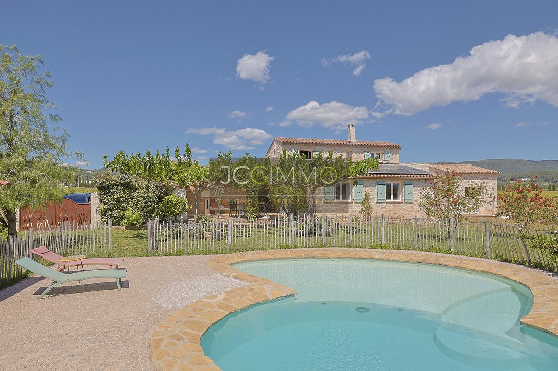 Villa in Le Village, Cuers, France 3 - 18592587