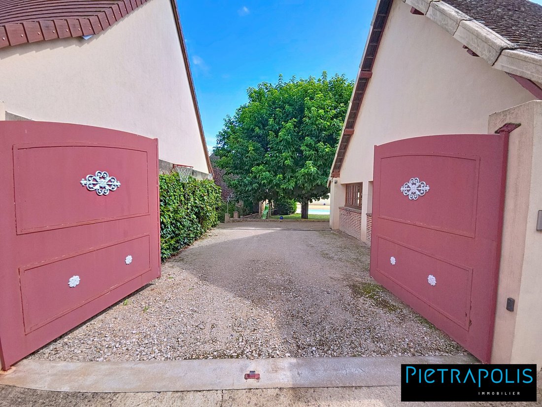 House in Cuisery, Bourgogne – Franche-Comté, France 1 - 14248986