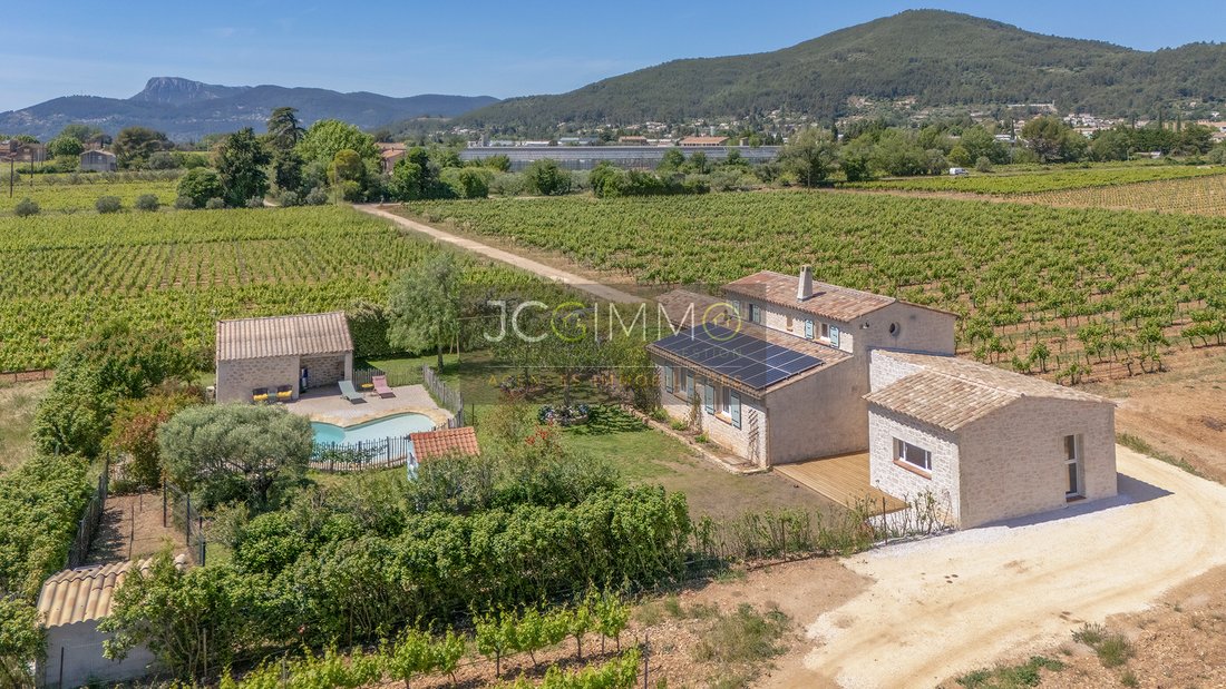 Villa in Le Village, Cuers, France 1 - 18592587