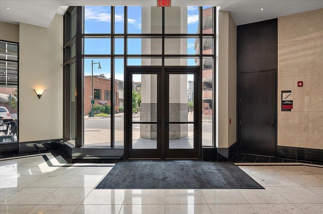 Condo in Birmingham, Michigan, United States 3 - 18593704