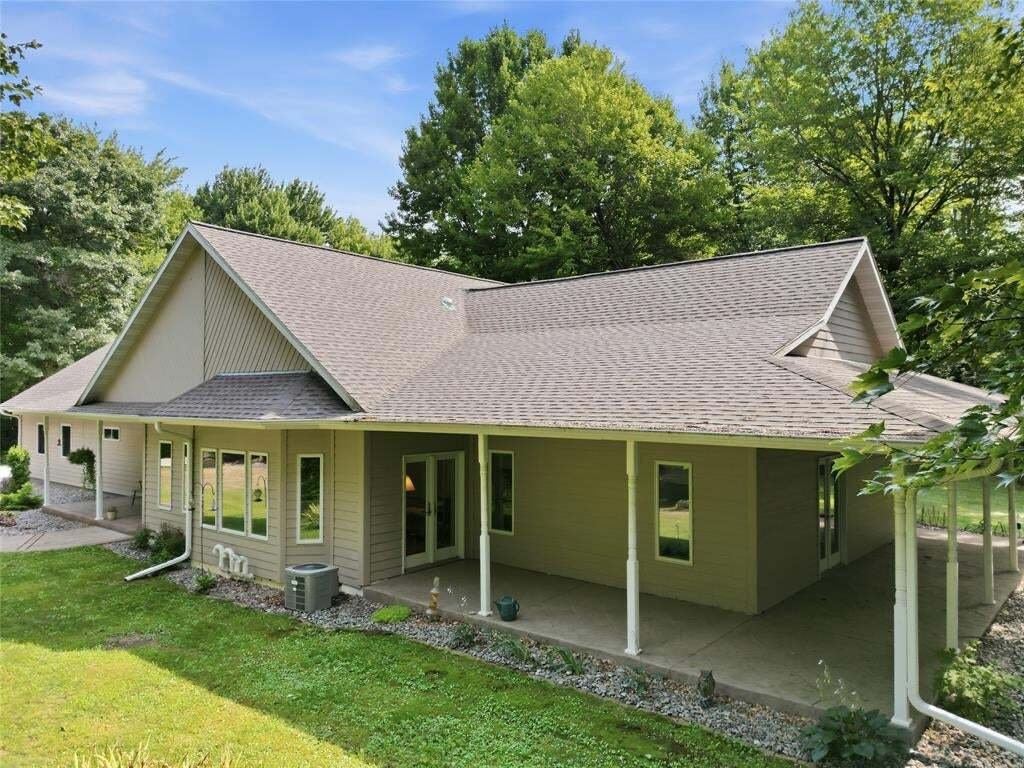 House in Bloomer, Wisconsin, United States 5 - 18591515