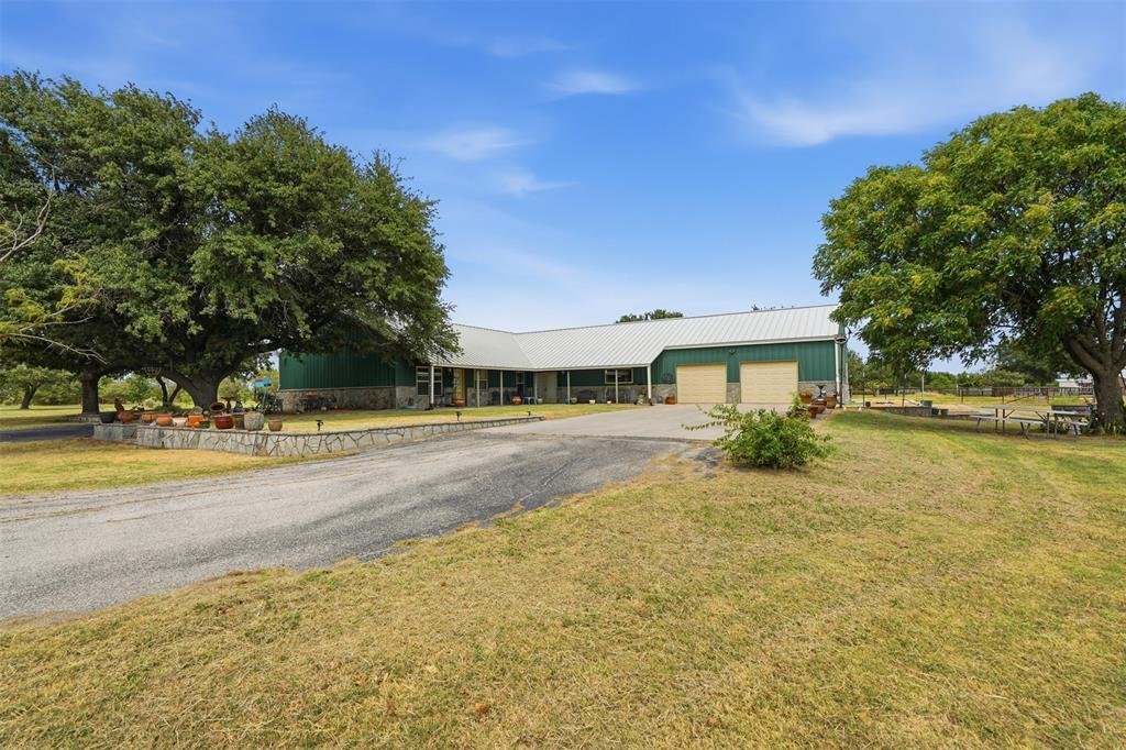 Farm Ranch in Krum, Texas, United States 4 - 18592586