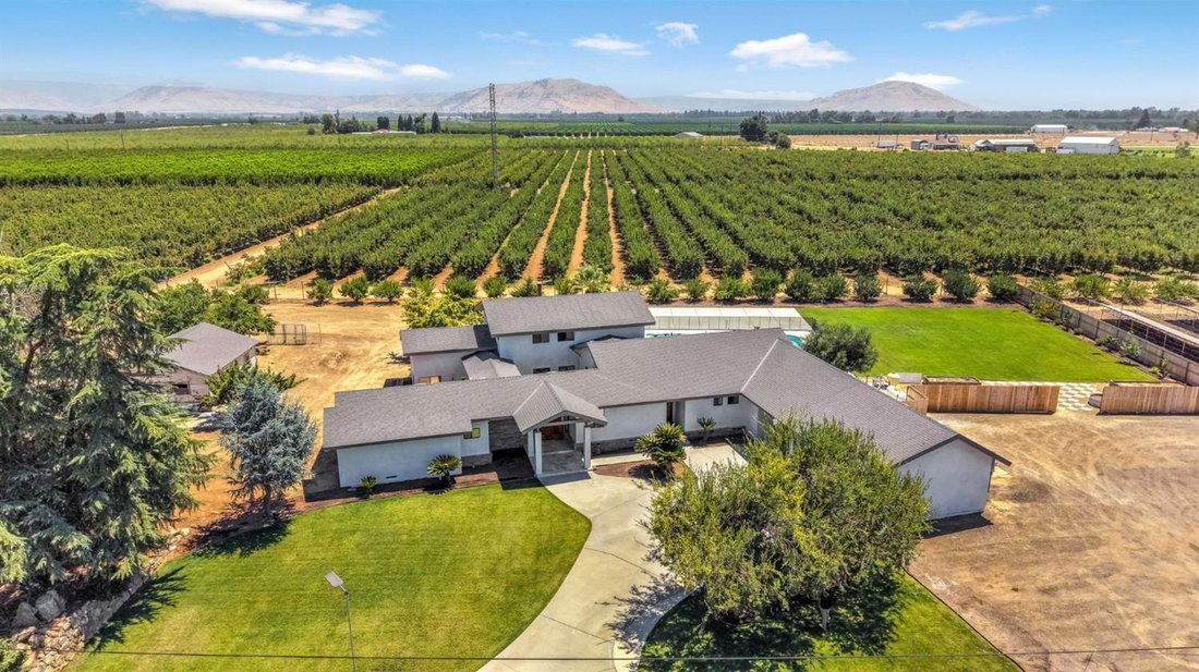 House in Sanger, California, United States 4 - 18590992
