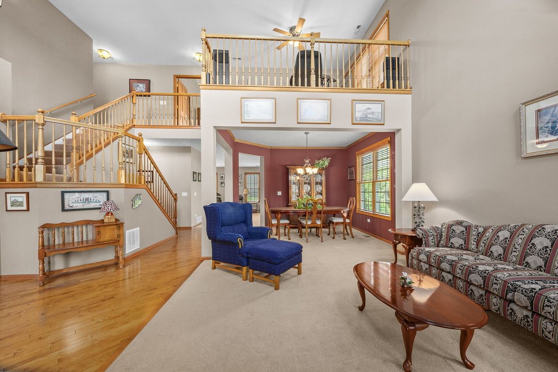 House in Bolingbrook, Illinois, United States 4 - 18589497