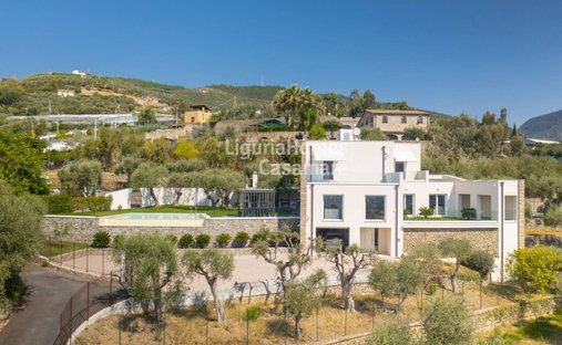 Villa in Taggia, Ligurien, Italien 1
