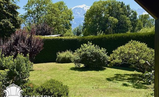 House in Centre, Sallanches, France 1