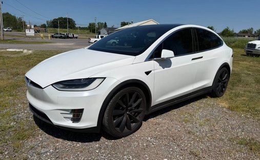 2016 Tesla Model X 90D Sport Utility 4D in Central square, NY, United States 1