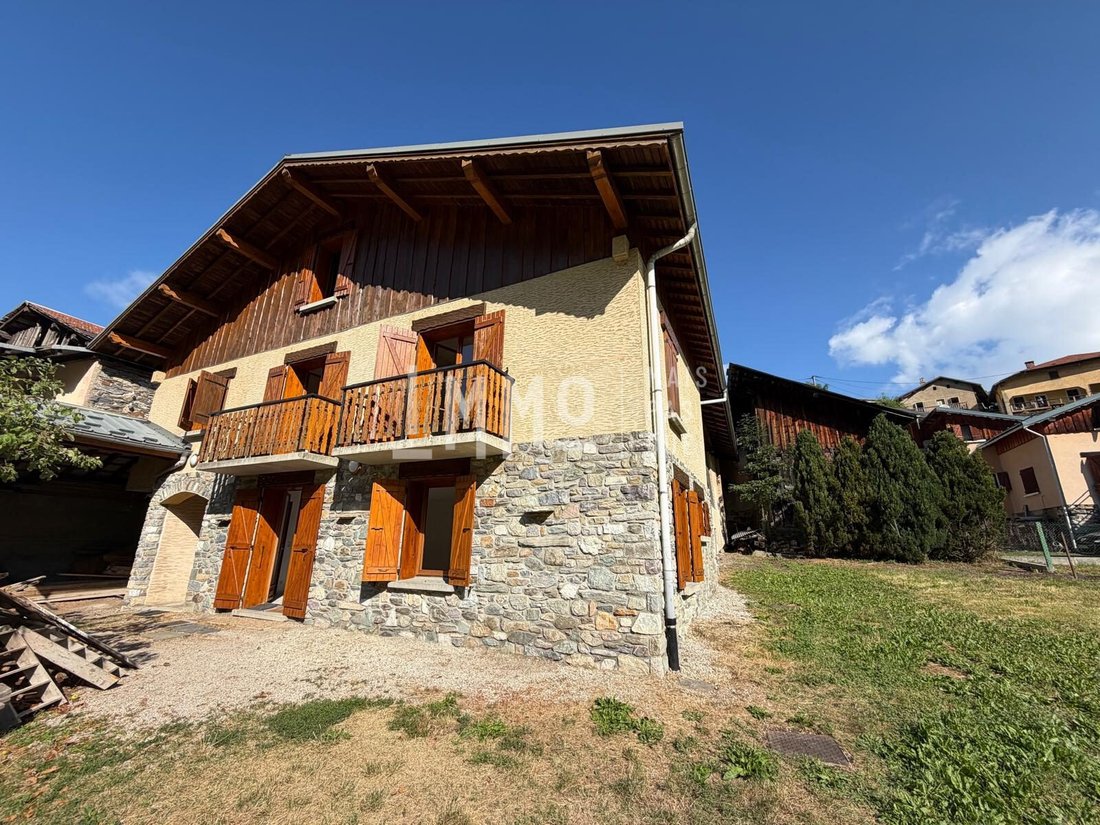 House in Notre-Dame-du-Pre, Auvergne-Rhône-Alpes, France 3 - 18593903