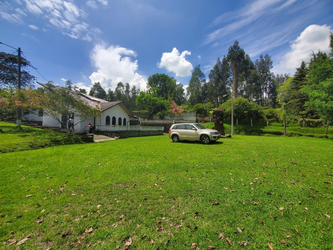 Land in Quito, Pichincha, Ecuador 2 - 18588712