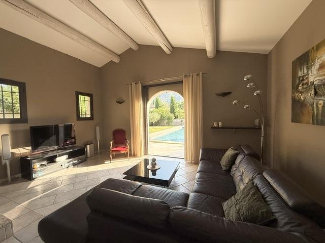 House in Maubec, Provence-Alpes-Côte d'Azur, France 4 - 18592335