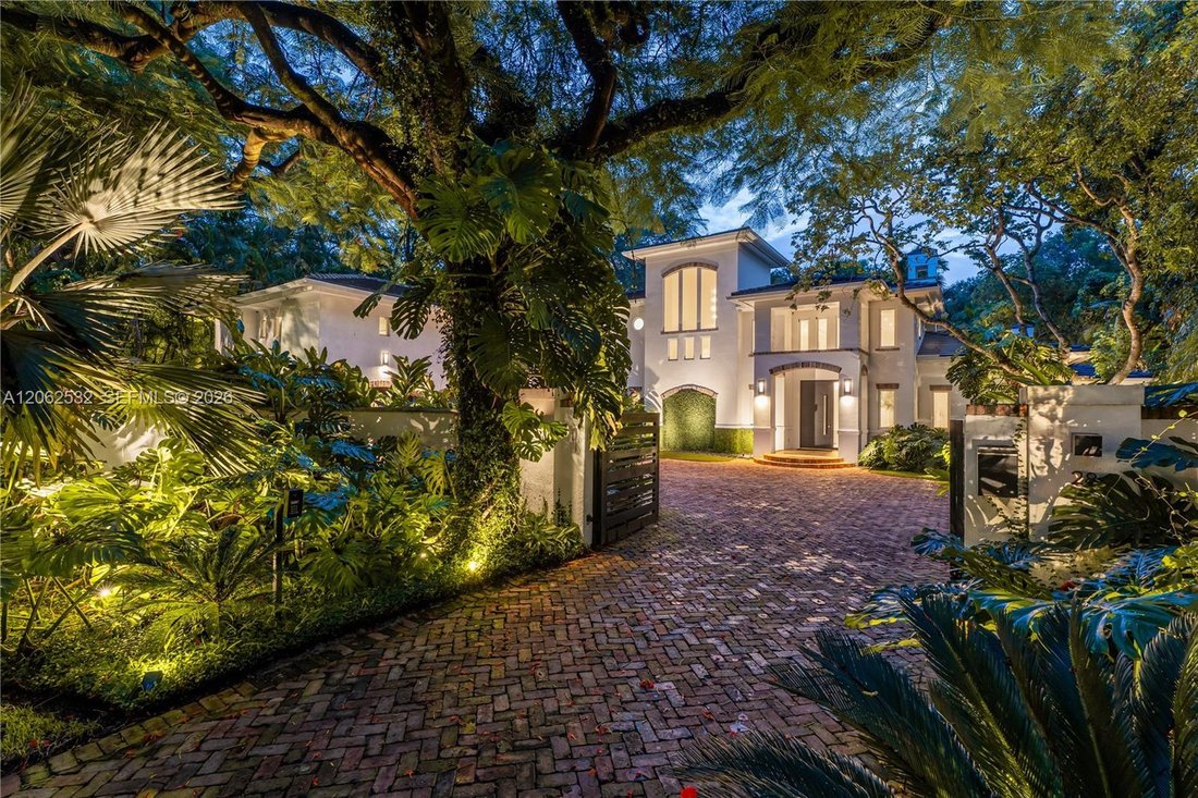 House in Miami, Florida, United States 1 - 18592865