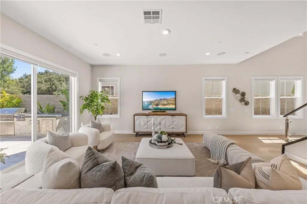 House in Lake Forest, California, United States 3 - 18589096