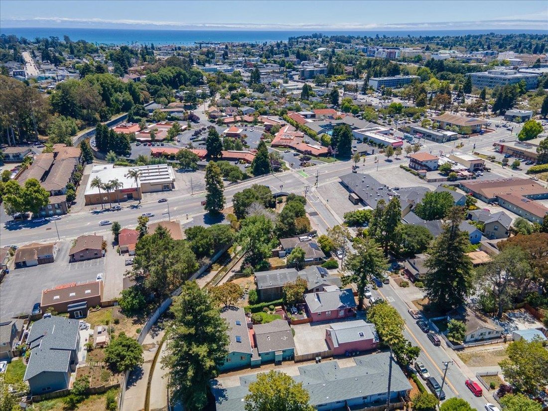 Santa Cruz, California, United States 4 - 18591391