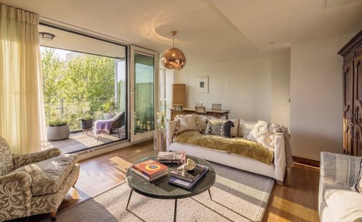 Apartment in St John's Wood, Westminster, England 1