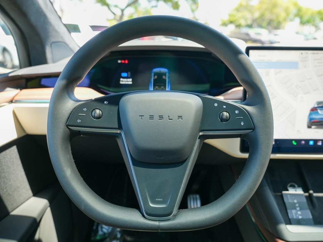 Suv in Costa Mesa, CA, United States 5 - 18531390