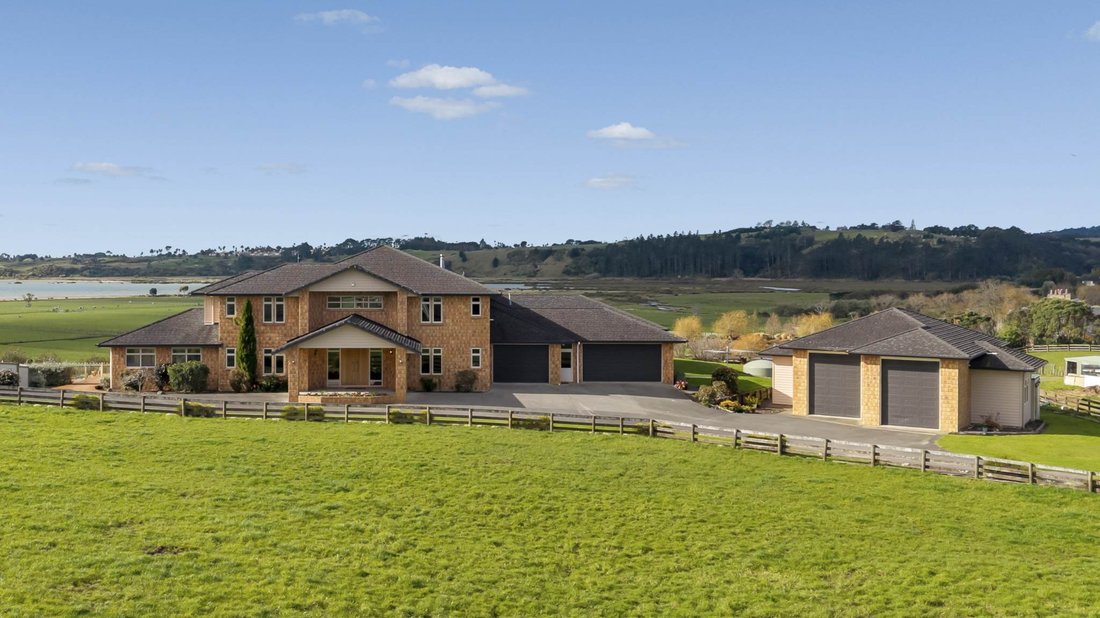 House in Whitford, Auckland, New Zealand 1 - 16205238