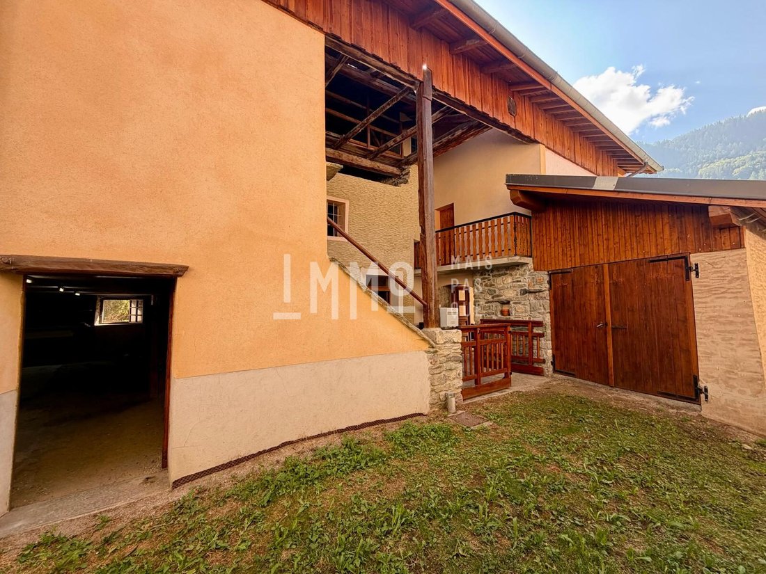 House in Notre-Dame-du-Pre, Auvergne-Rhône-Alpes, France 4 - 18593903
