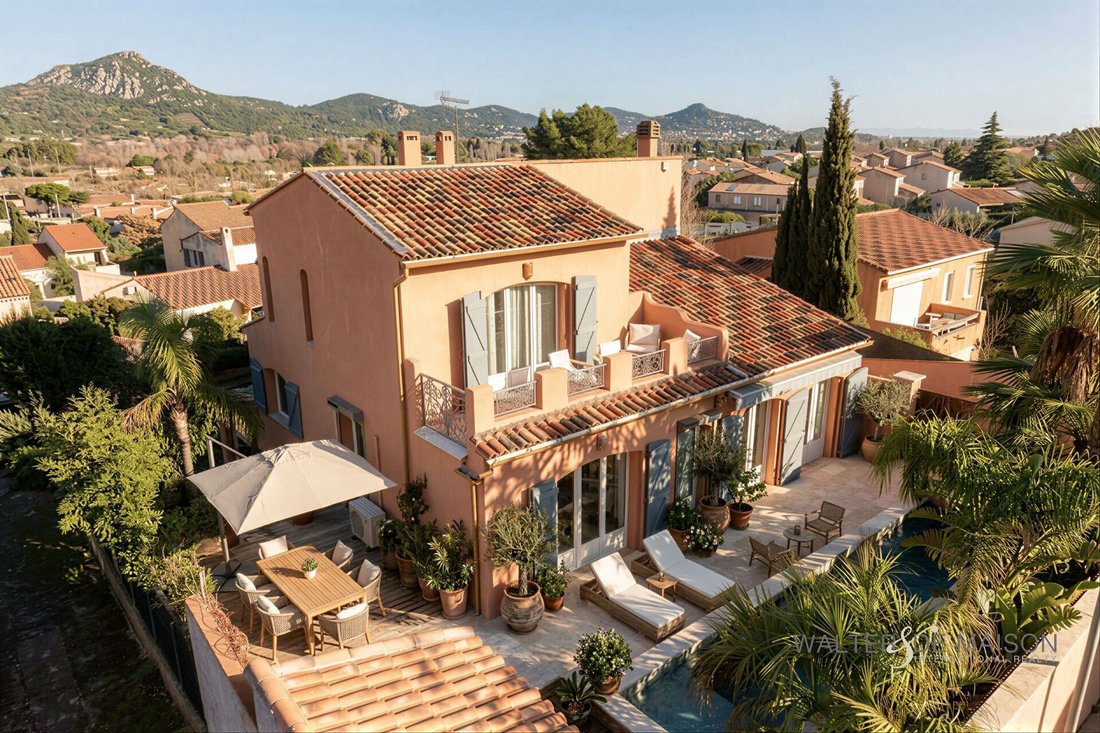 Villa in La Crau, Provence-Alpes-Côte d'Azur, France 1 - 18593168