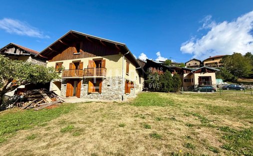 House in Notre-Dame-du-Pre, Auvergne-Rhône-Alpes, France 1