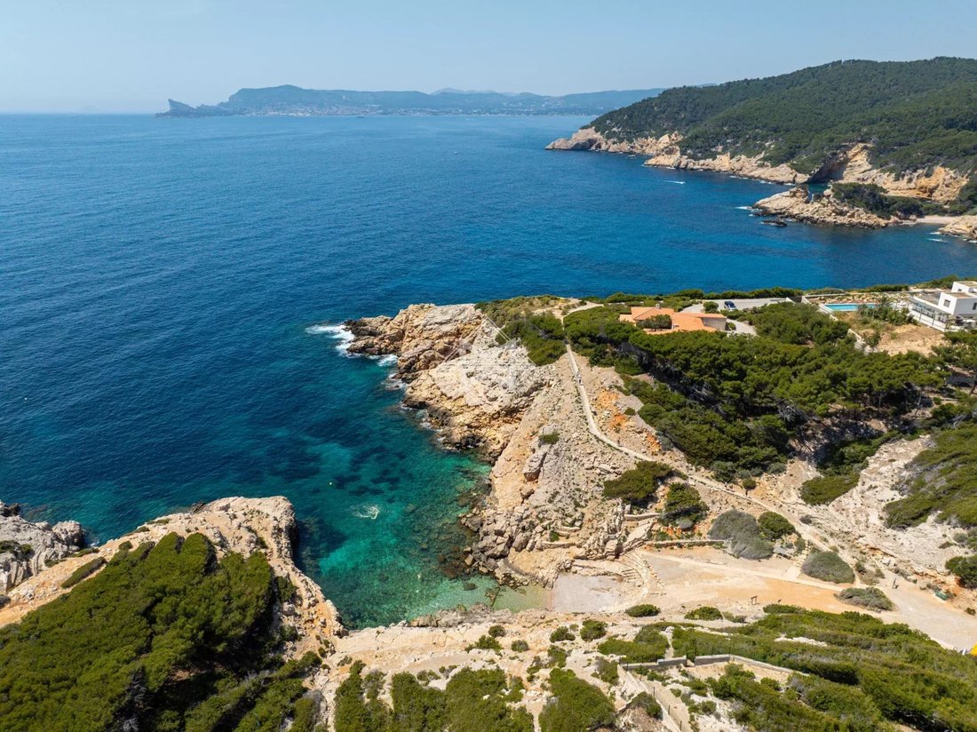 Villa in French Riviera, Provence-Alpes-Côte d'Azur, France 2 - 18590500